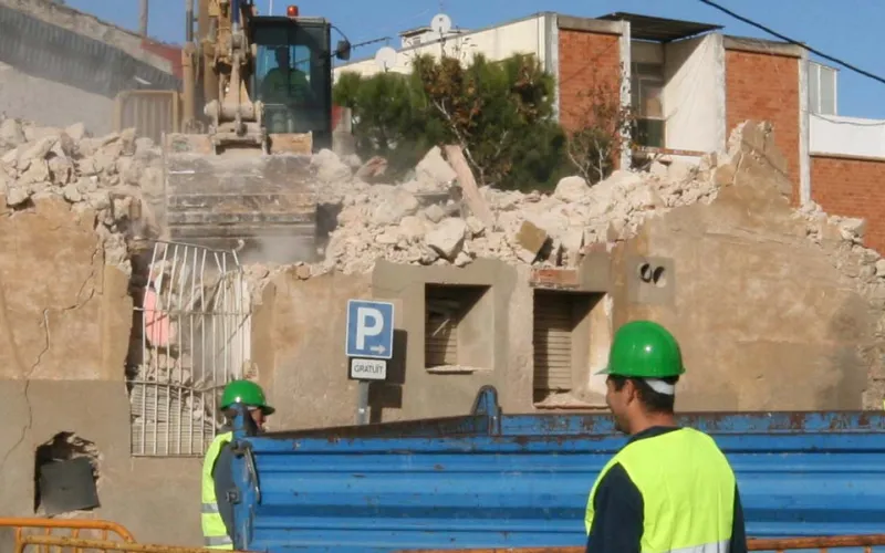 Demoliciones y derribos de edificios en Barcelona