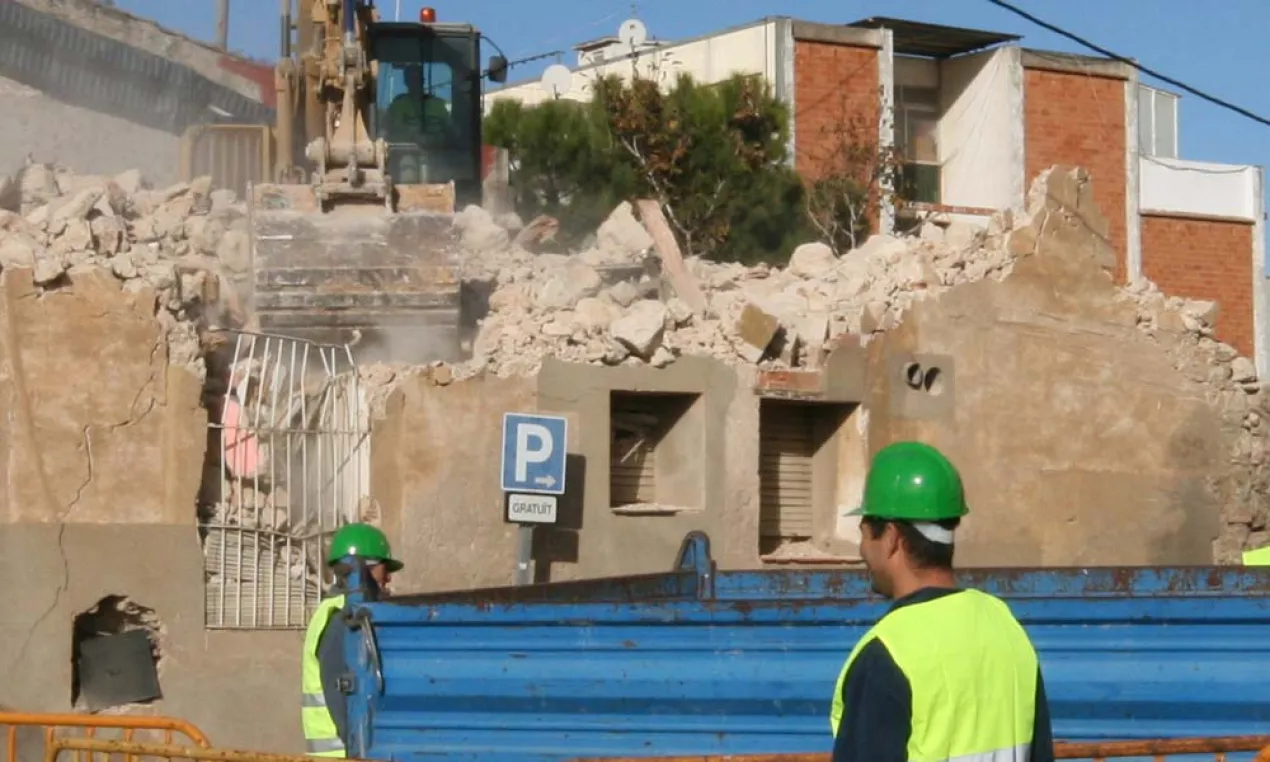 Demoliciones y derribos de edificios en Barcelona